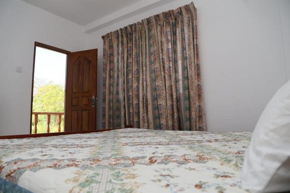 1 bedroom, individually furnished, desk, iron/ironing board