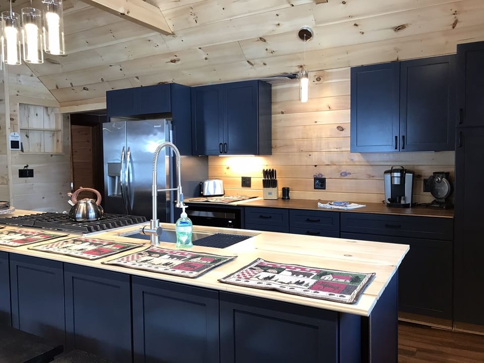 Kitchen with Under Cabinet Lighting!