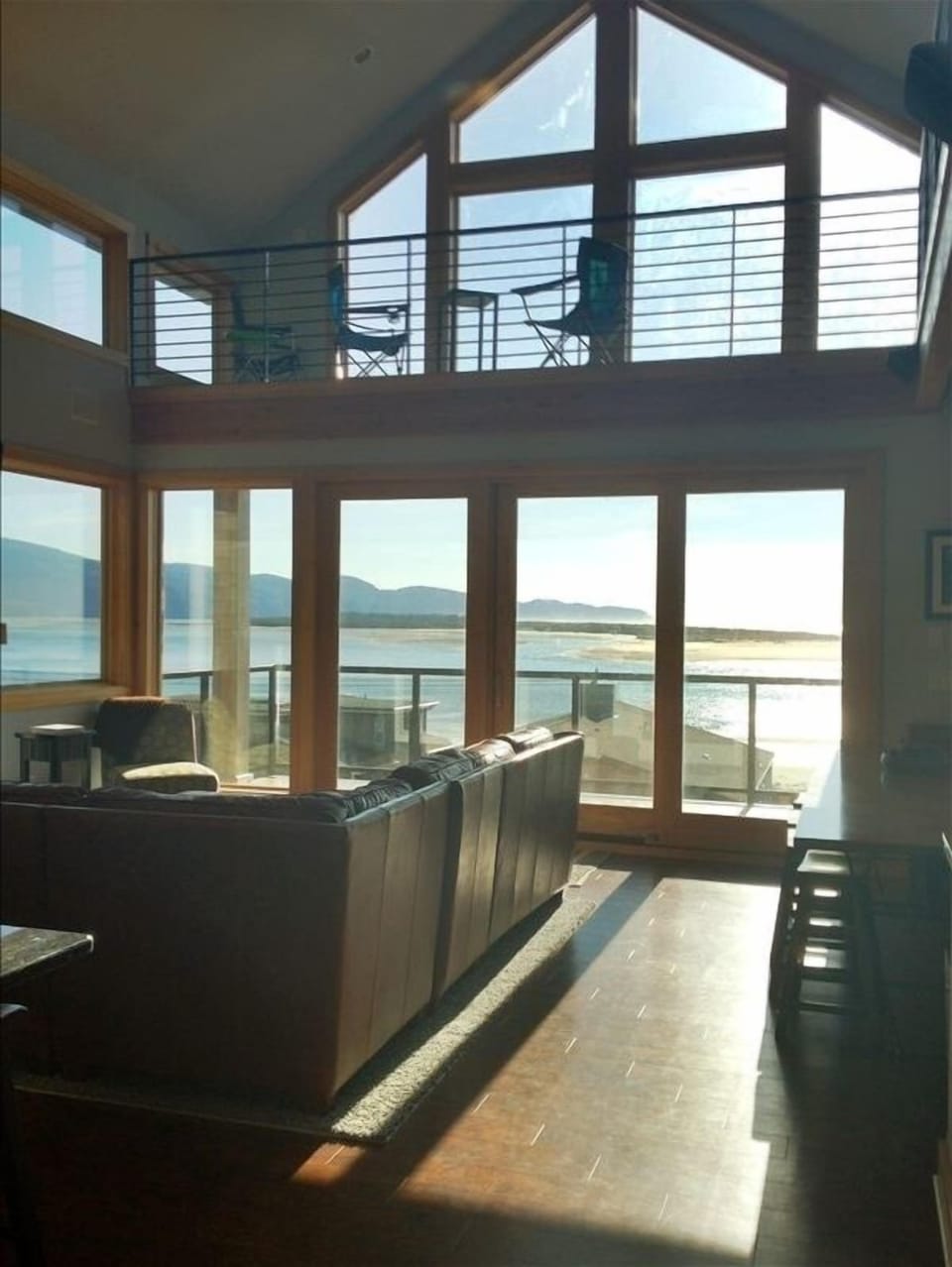 Dining Room/Great Room VIEWS, VIEWS, VIEWS! Don't U want 2 take a cat nap here?!