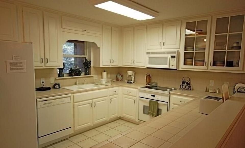 Kitchen is wonderfully roomy.