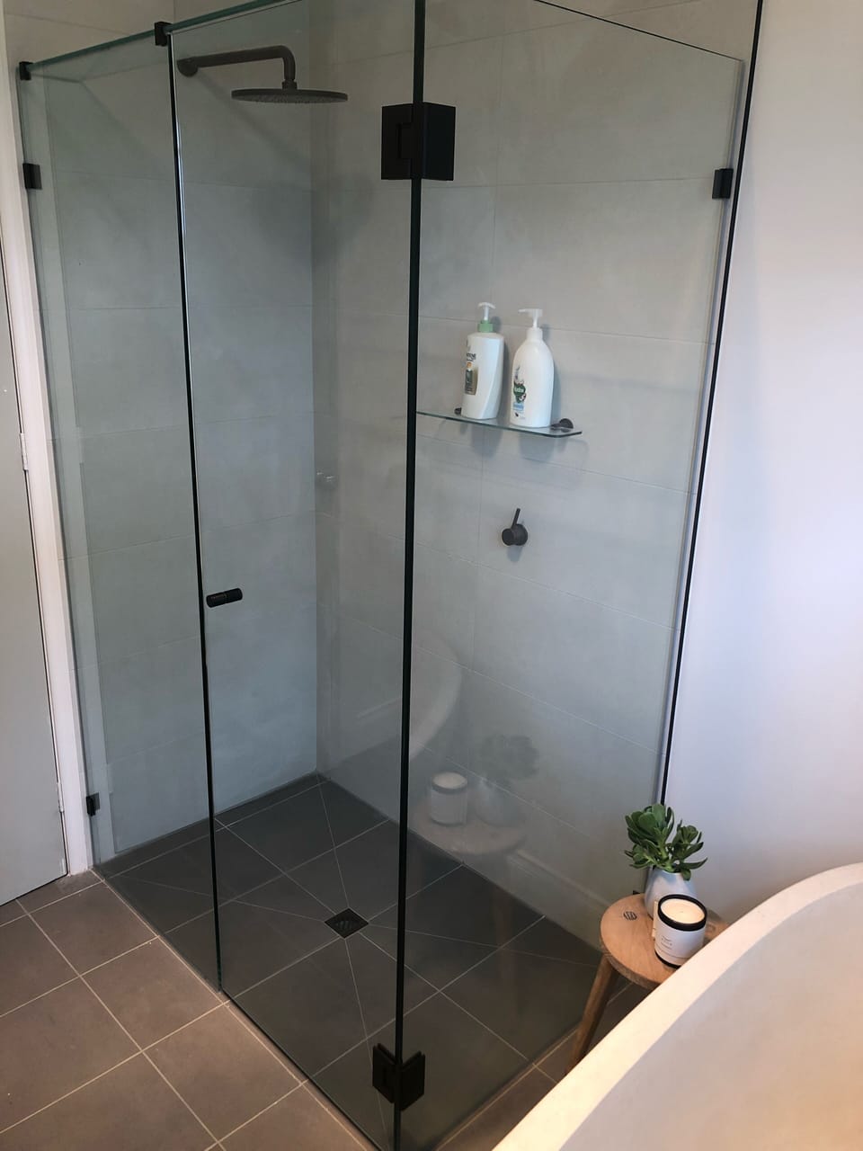 Main Bathroom shower