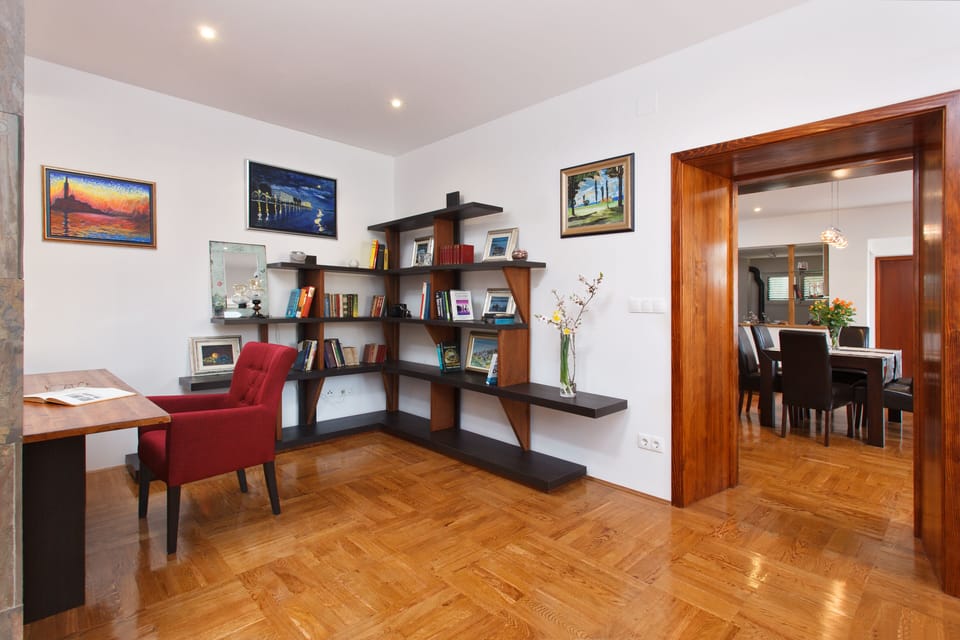 Living room & working part