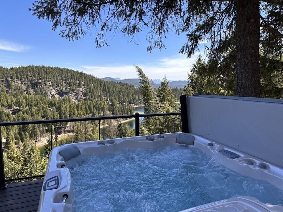Stunning views of Bootjack Lake from the hot tub