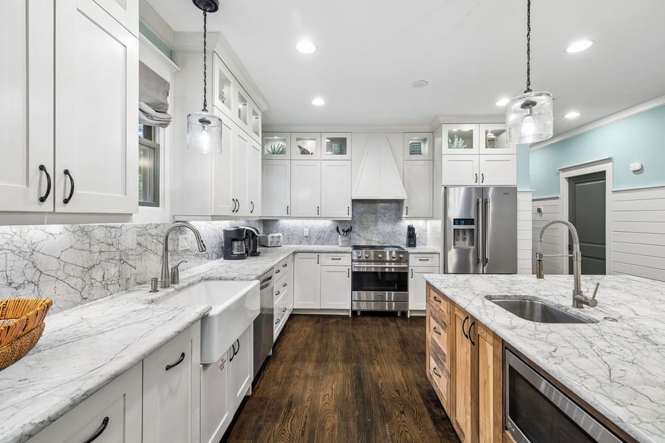 Fully Equipped with Stainless Steel Appliances