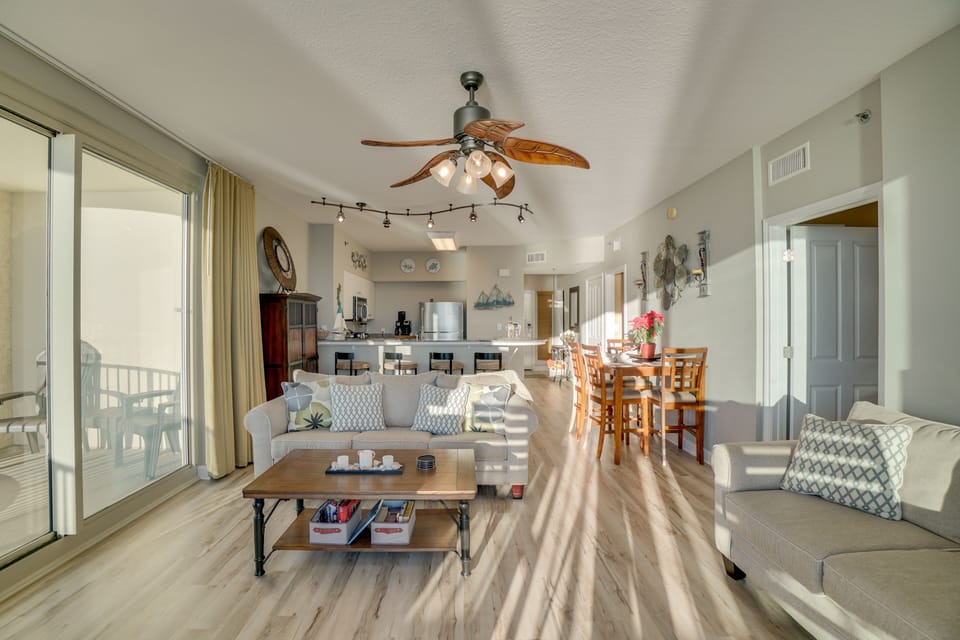 living room, with dining room table and chairs
