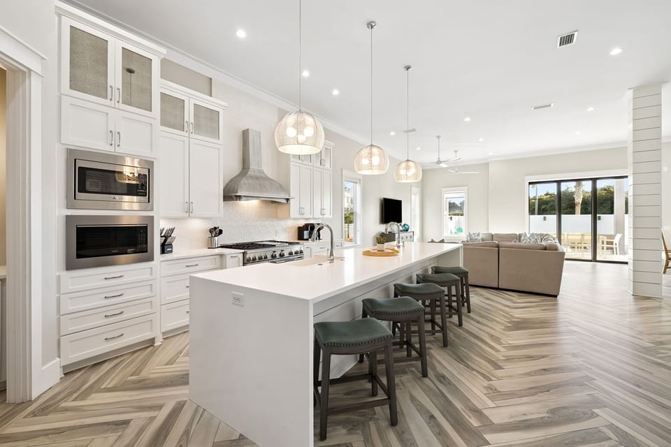 Fully Equipped Chef's Kitchen