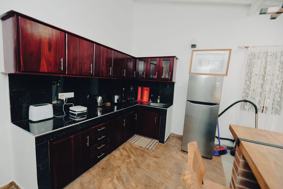 Coffee/tea maker, electric kettle, toaster, rice cooker