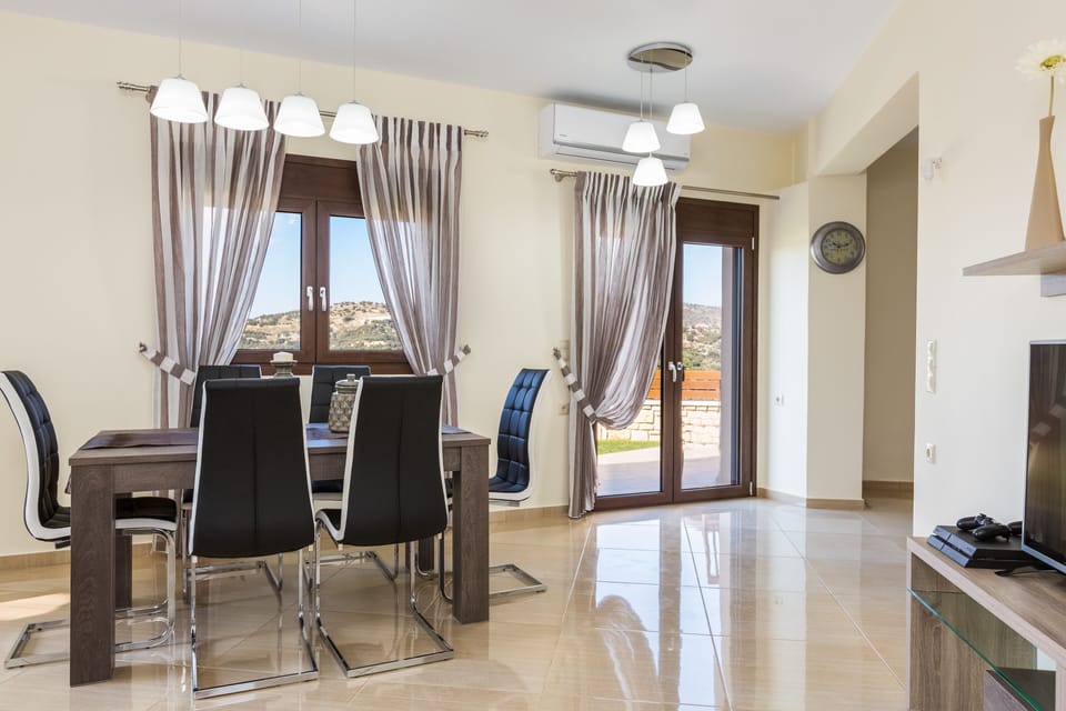 Another dining area is available.