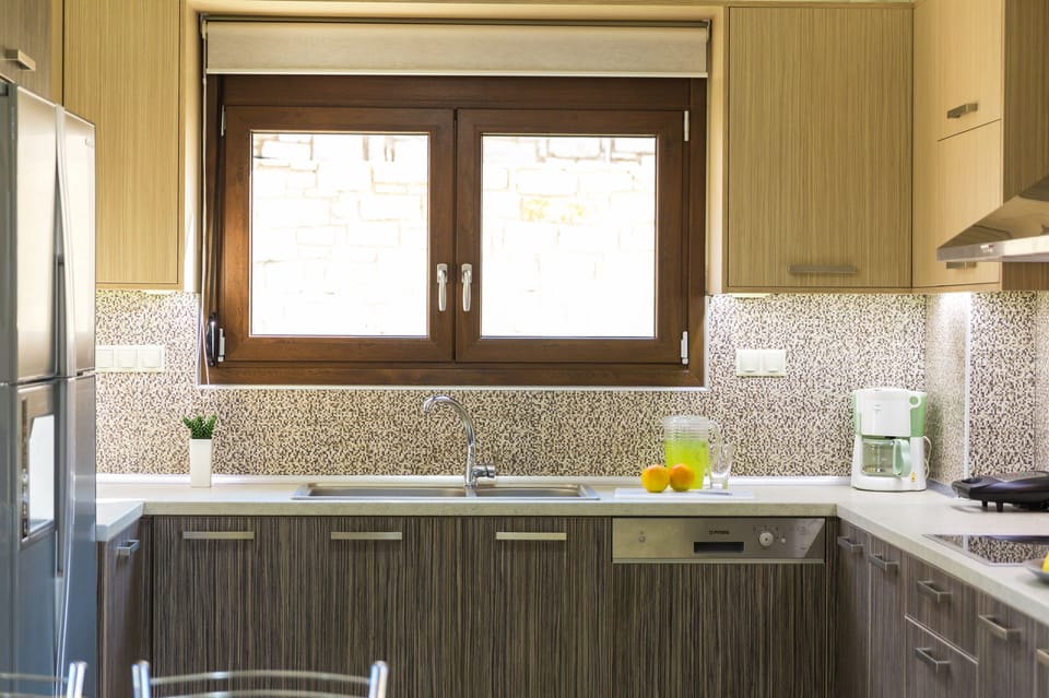 The kitchen is totally functional and fully equipped!
