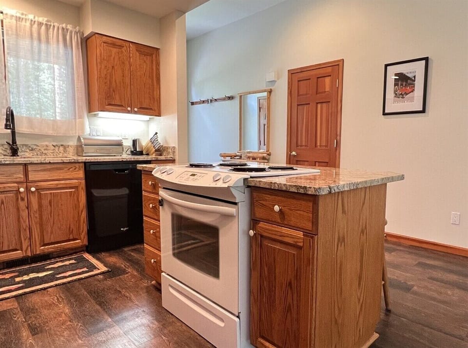 Kitchen Island with Electric stove