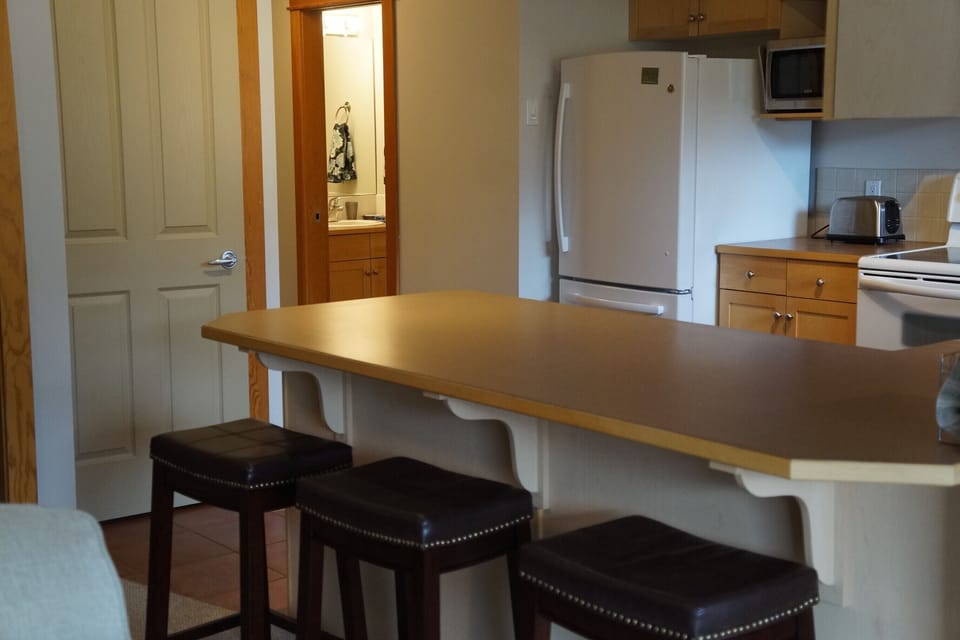BREAKFAST BAR