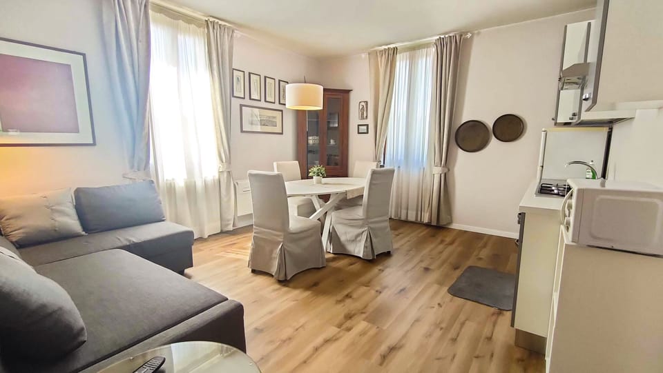 Deluxe Apartment, 1 Bedroom | Living area