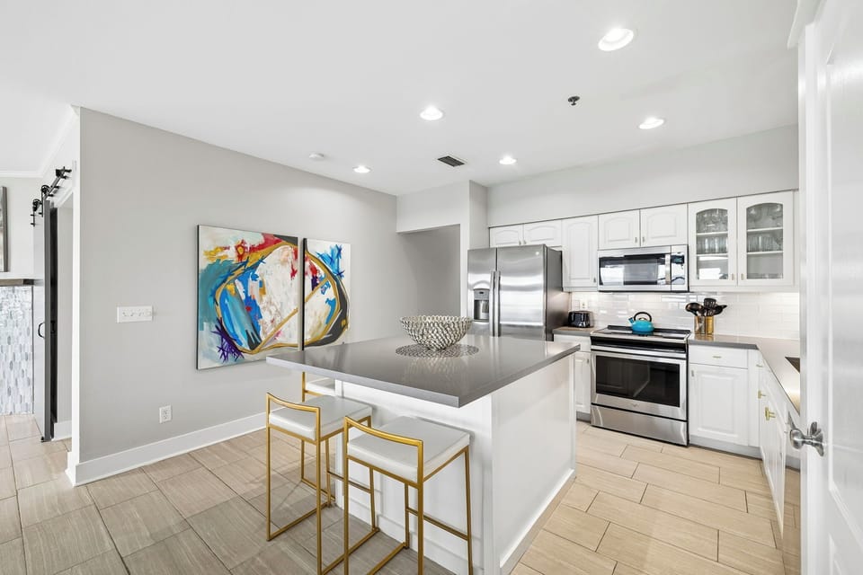 Well Appointed Chef's Kitchen - Perfect for Cooking Gourmet