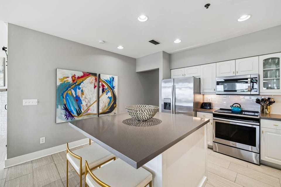 Fully Equipped Chef's Kitchen