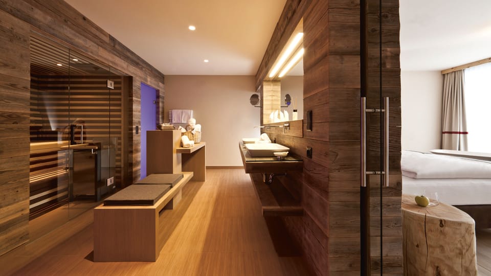 Free toiletries, hair dryer, bathrobes, towels