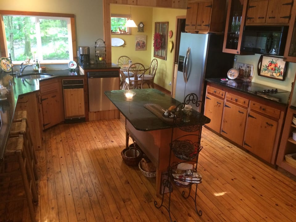 Bright, charming, newly renovated with all amenities.