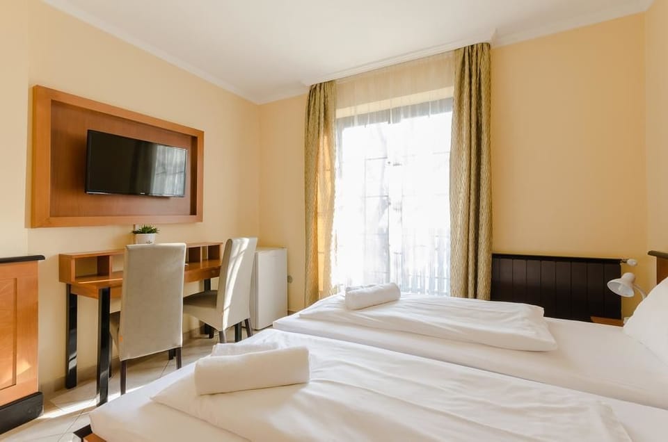 Superior Room, 1 Double Bed, Non Smoking | Desk, blackout drapes, soundproofing, free WiFi