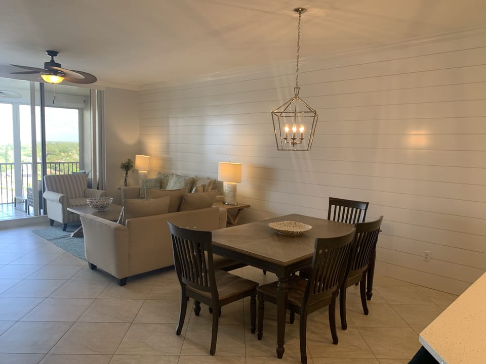 Open concept dinning area