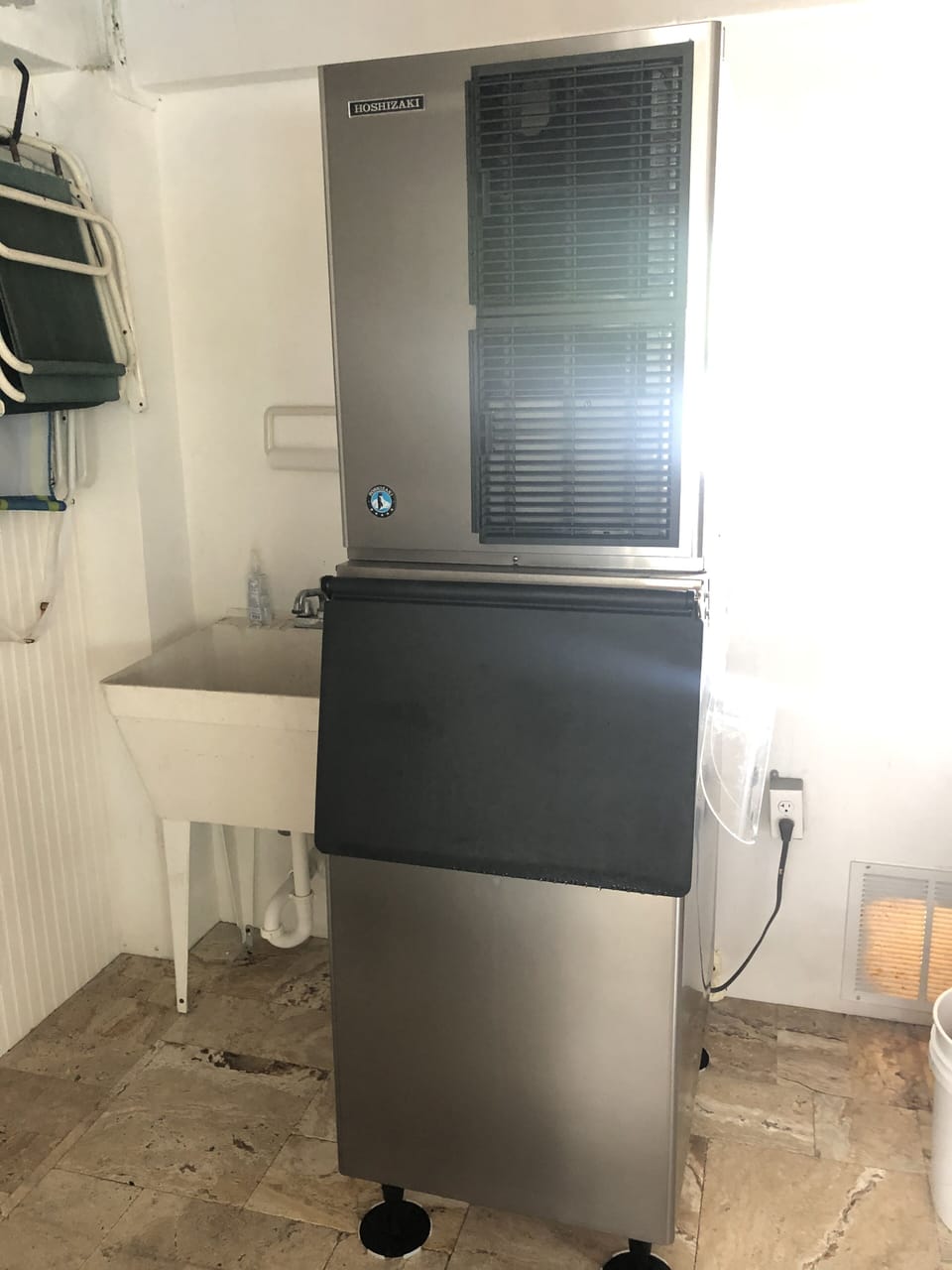Awesome Ice Maker