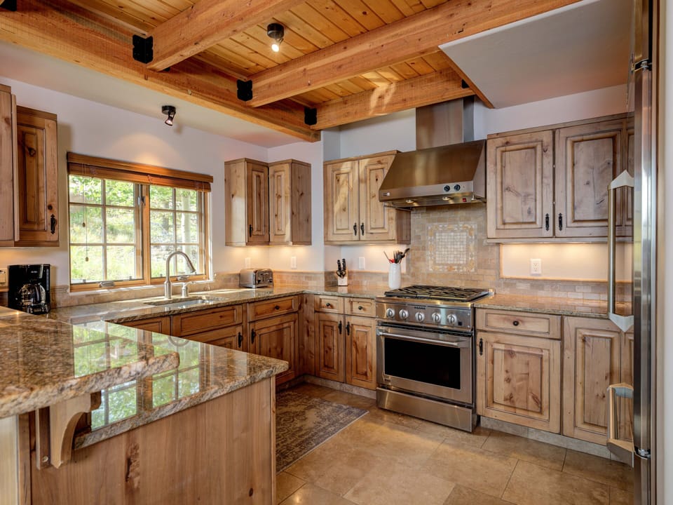 AM 5 Silver Star, Kitchen, 2