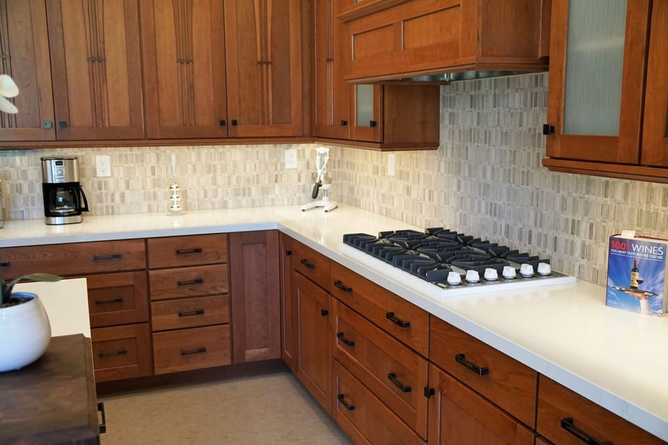 Plenty of cupboard and counter space. PGA West - La Quinta