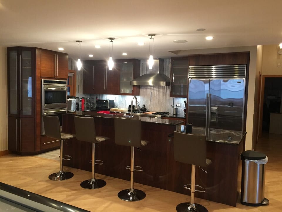FULL KITCHEN


