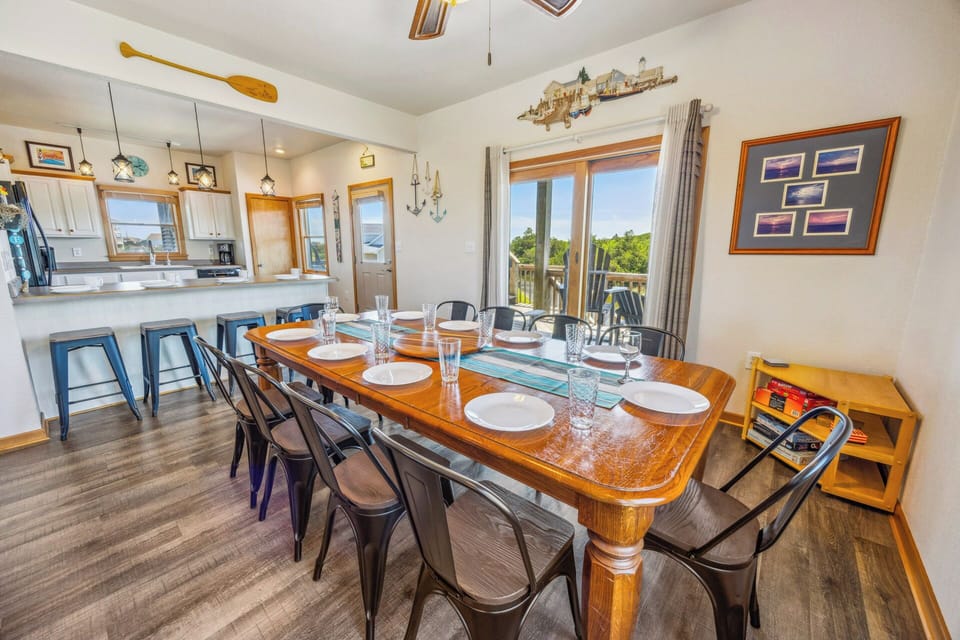 Surf or Sound Realty - 623 - Castn Crew - Dining Area -4