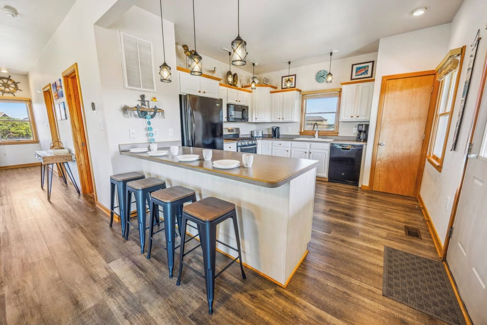 Surf or Sound Realty - 623 - Castn Crew - Kitchen -3