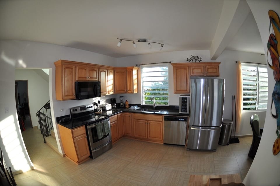 Full Size Kitchen, Granite, Stainless Appliances, Wine Fridge