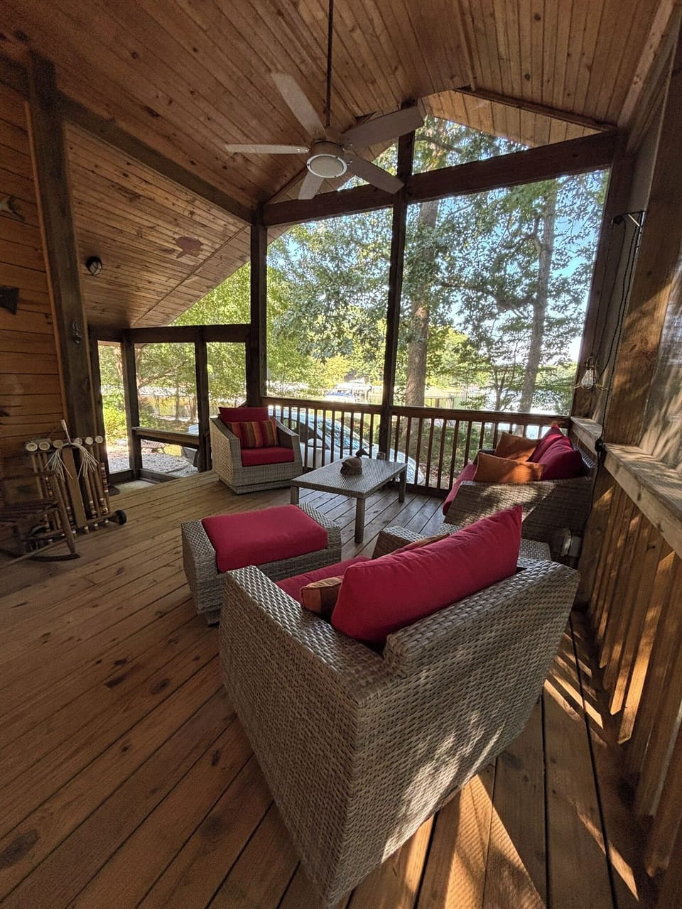 Screen porch.