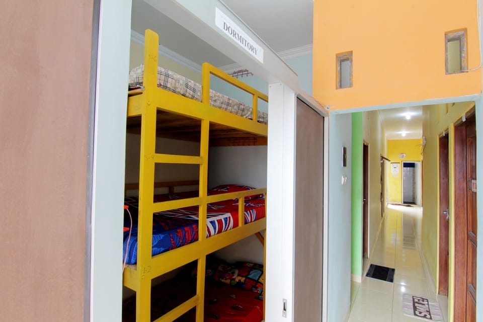 Shared Dormitory, Men only, Shared Bathroom | Free WiFi, bed sheets