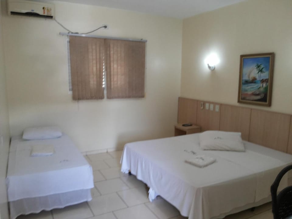 Minibar, WiFi (free), bed sheets