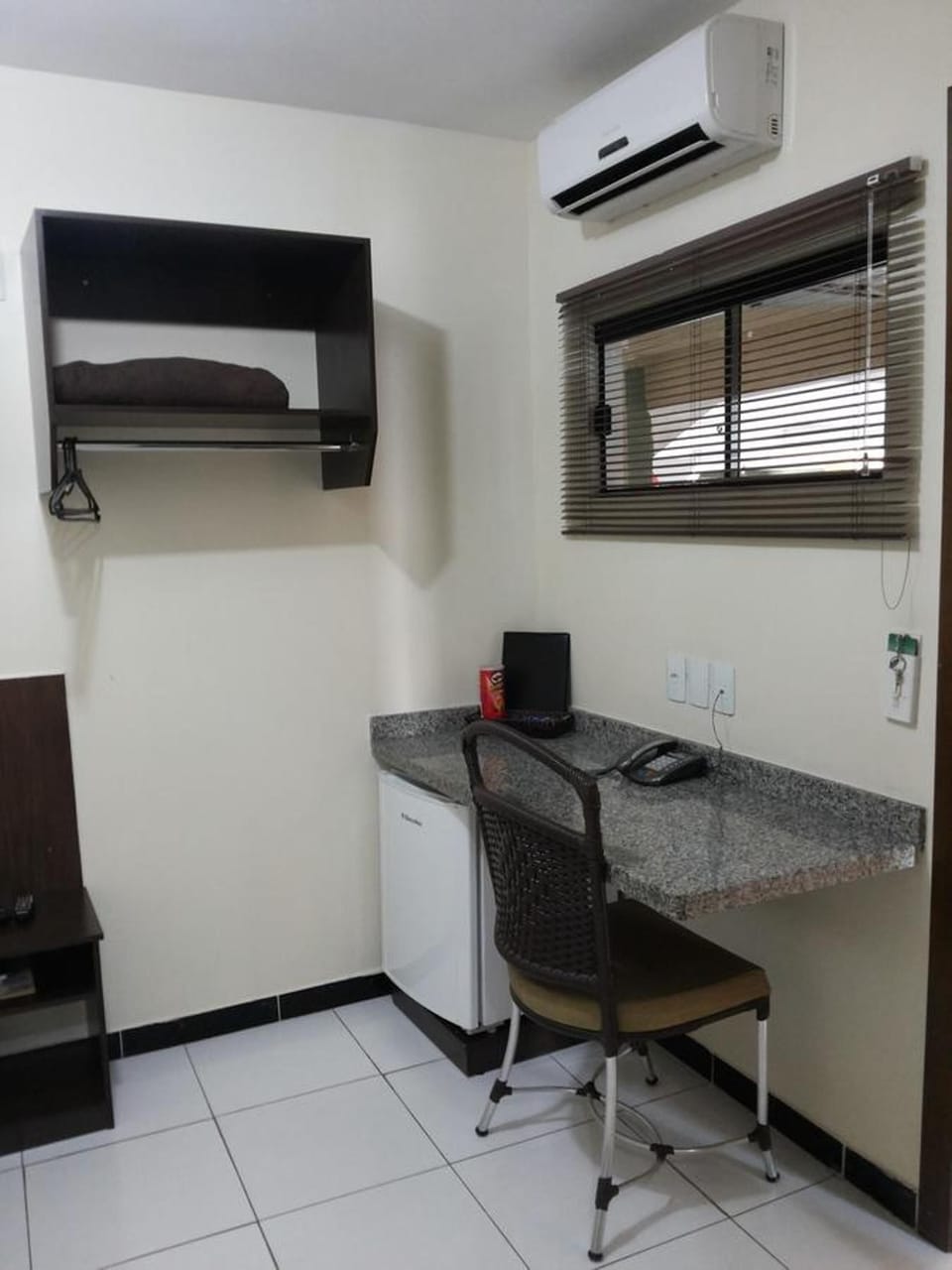 Minibar, WiFi (free), bed sheets