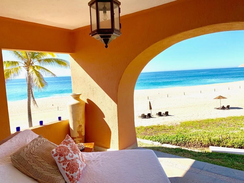 The double chaise on the patio is the perfect spot for whale watching 