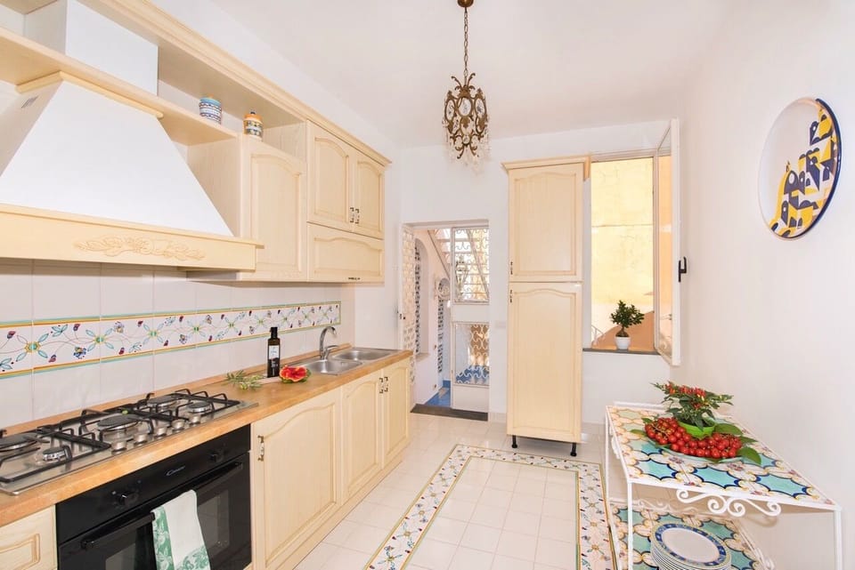 Villa (6 Bedrooms) | Private kitchen | Coffee/tea maker, fridge, microwave, oven