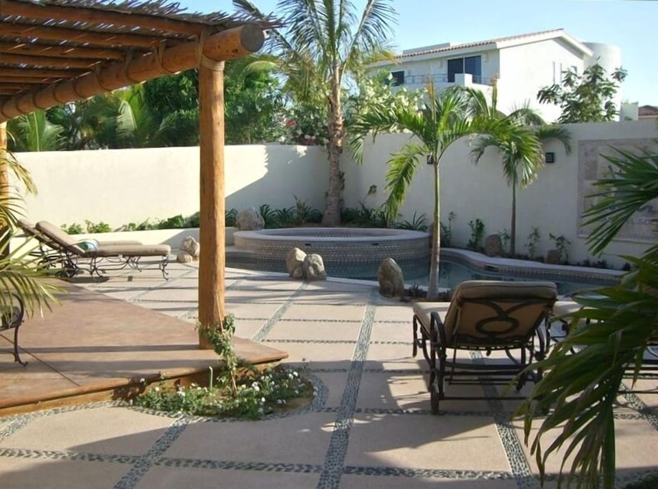 12 person spa w/6 jets at different levels & pool view from master bedroom