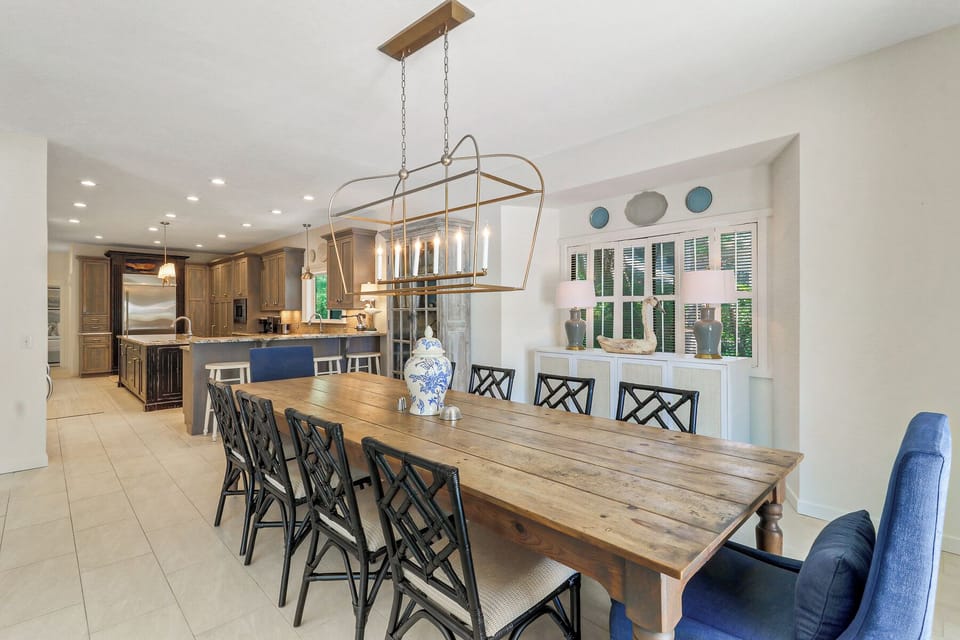 16 East Beach Lagoon - Dining Area