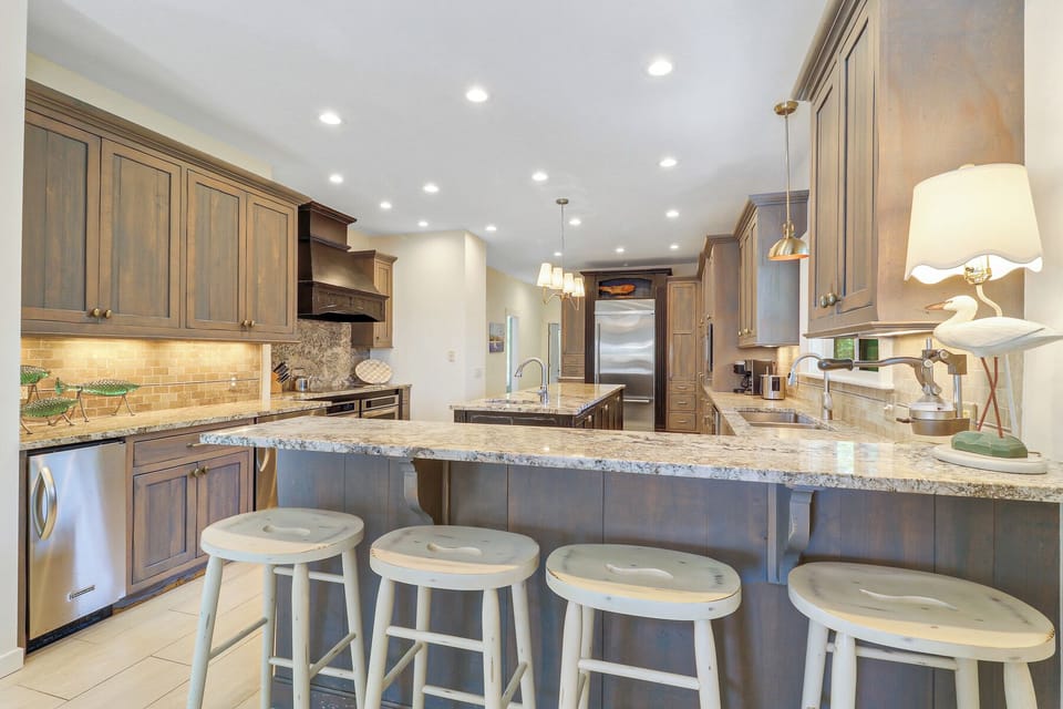 16 East Beach Lagoon - Kitchen