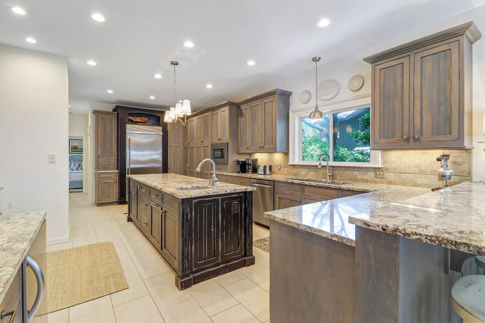16 East Beach Lagoon - Kitchen