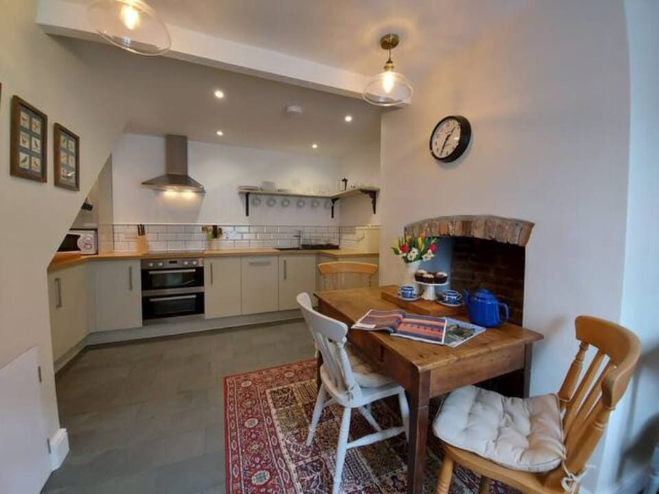 Photo of kitchen from doorway 