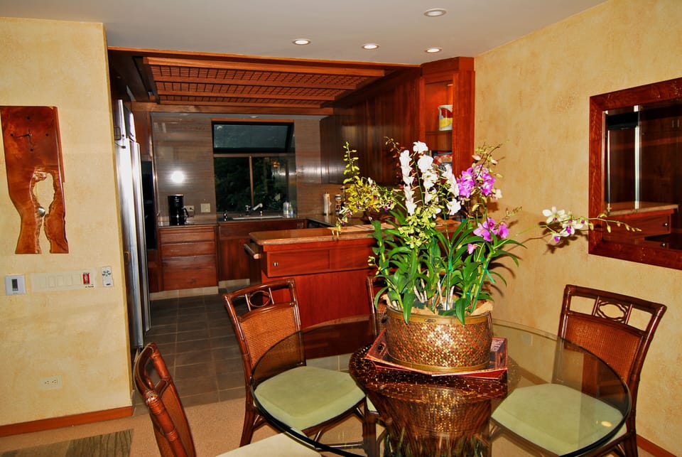 Dining & Kitchen