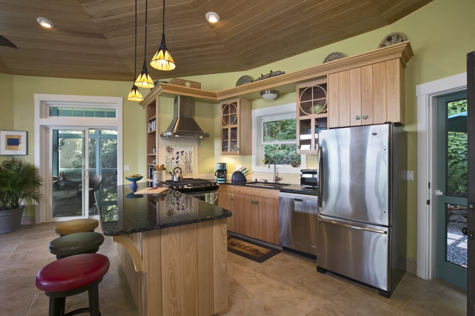 kitchen..fully equipped; granite counters, gas stove,
dishwasher ,blender, etc.