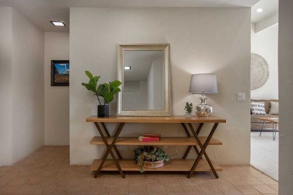 Entry way 