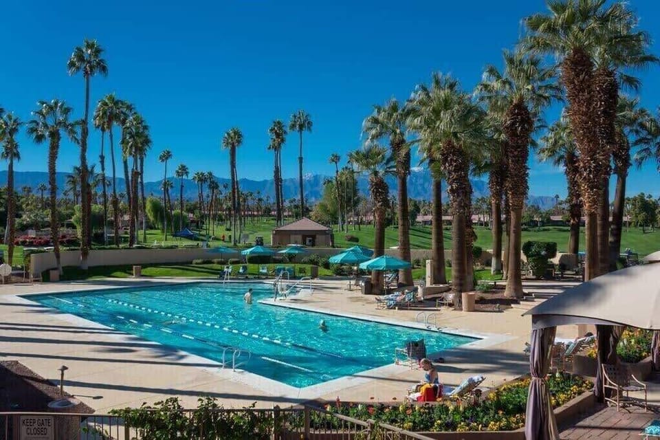 Community pool 