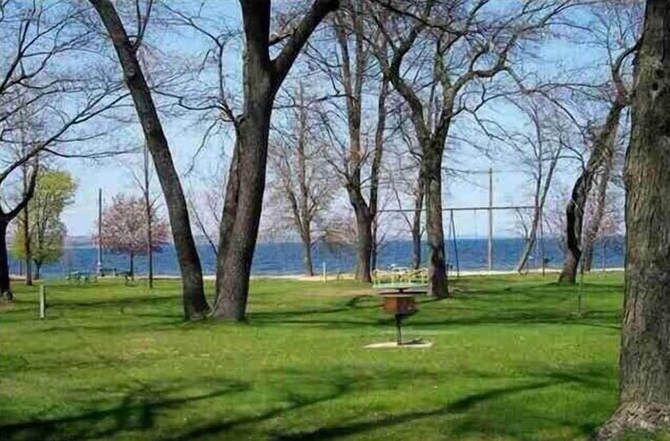 Sunset Beach Park (75 yards away)