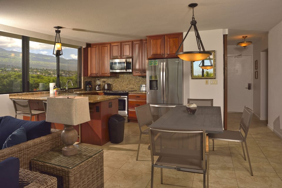The beautifully appointed kitchen and dining area
