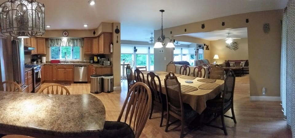 Kitchen / Dining room