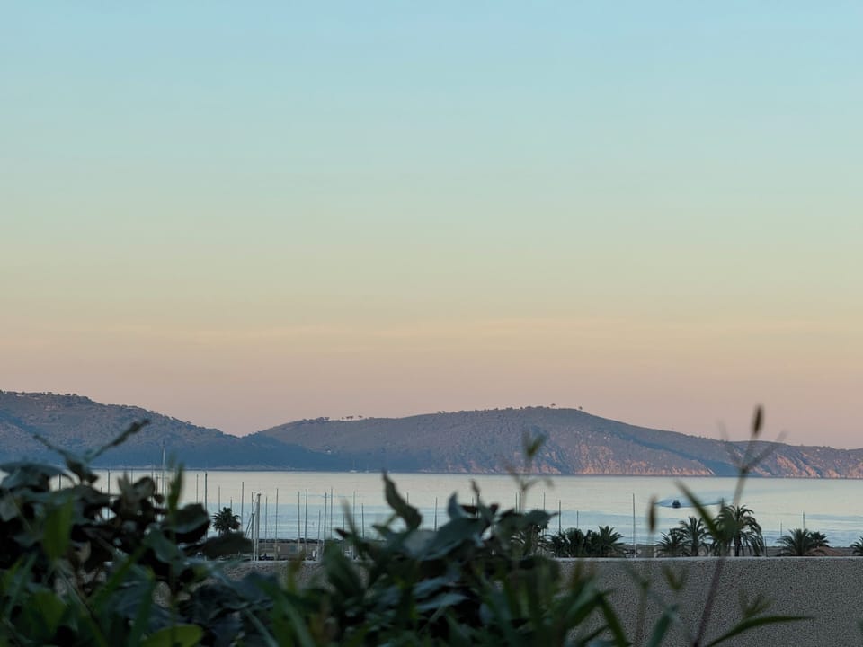 Beach/ocean view