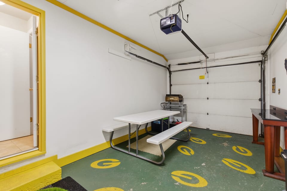 Garage with room to tailgate
