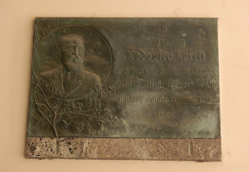 historical plaque by the house